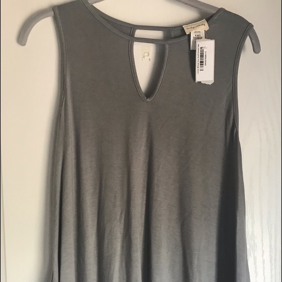 NWT Lovely Melody Solid Tank Top with Neck Detail - Picture 1 of 2